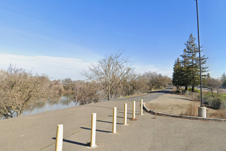 Sacramento Approves New Levee Fences, Deepening Fight Over River Trail Gap