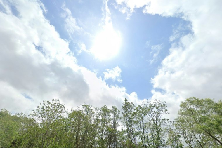 San Antonio Sizzles, Alamo City Poised To Hit 100 Degrees in Brutal Weekend Heat
