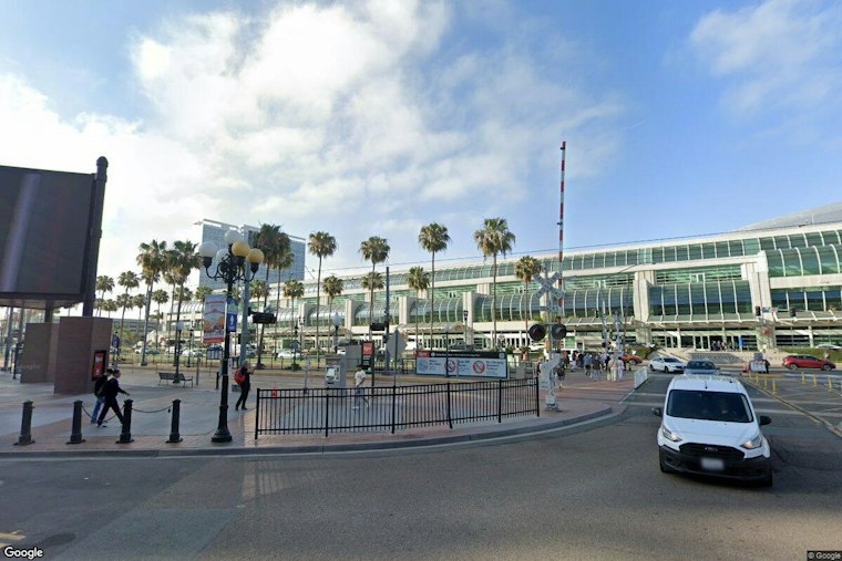 San Diego Threatens to Fire Gaslamp Quarter Association Over $160K Comic-Con Sign Fiasco