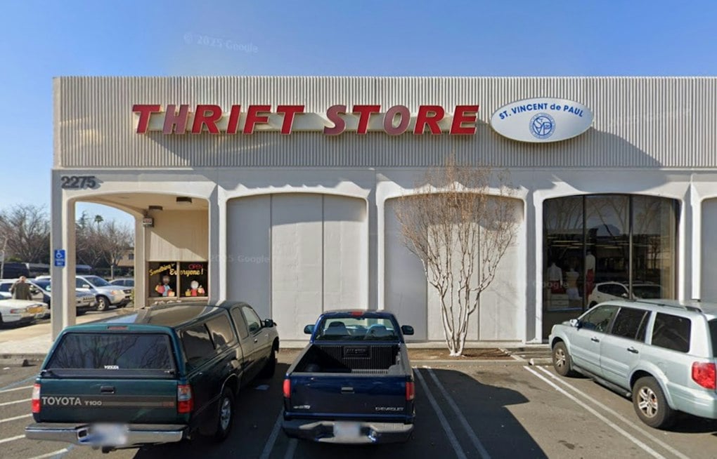 SE Portland Thrift Shop Finds Hundreds of Needles, Tires Dumped Overnight