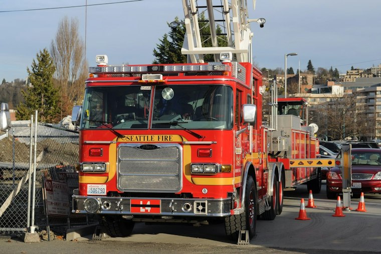 Seattle Fire Crews Battle Residential Blaze on E Marion St, Warn Public to Stay Away