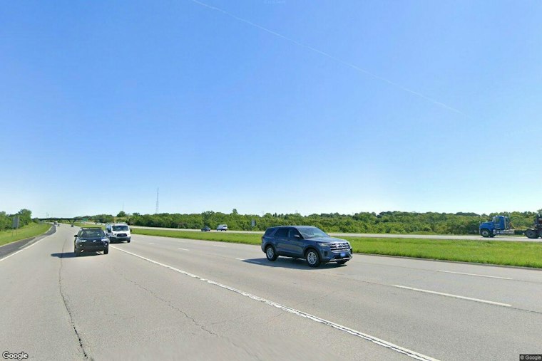 Seven-Vehicle Crash Shuts Down I-435 in Shawnee, One Person Extricated