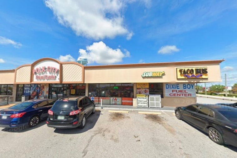 Shirtless Auburndale Man Nabs Pickles, Hides Wine in Pants, Lands Felony Charge