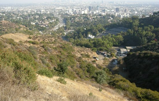 Shooting Victim Flees Universal City Overlook, Found on La Castana Drive