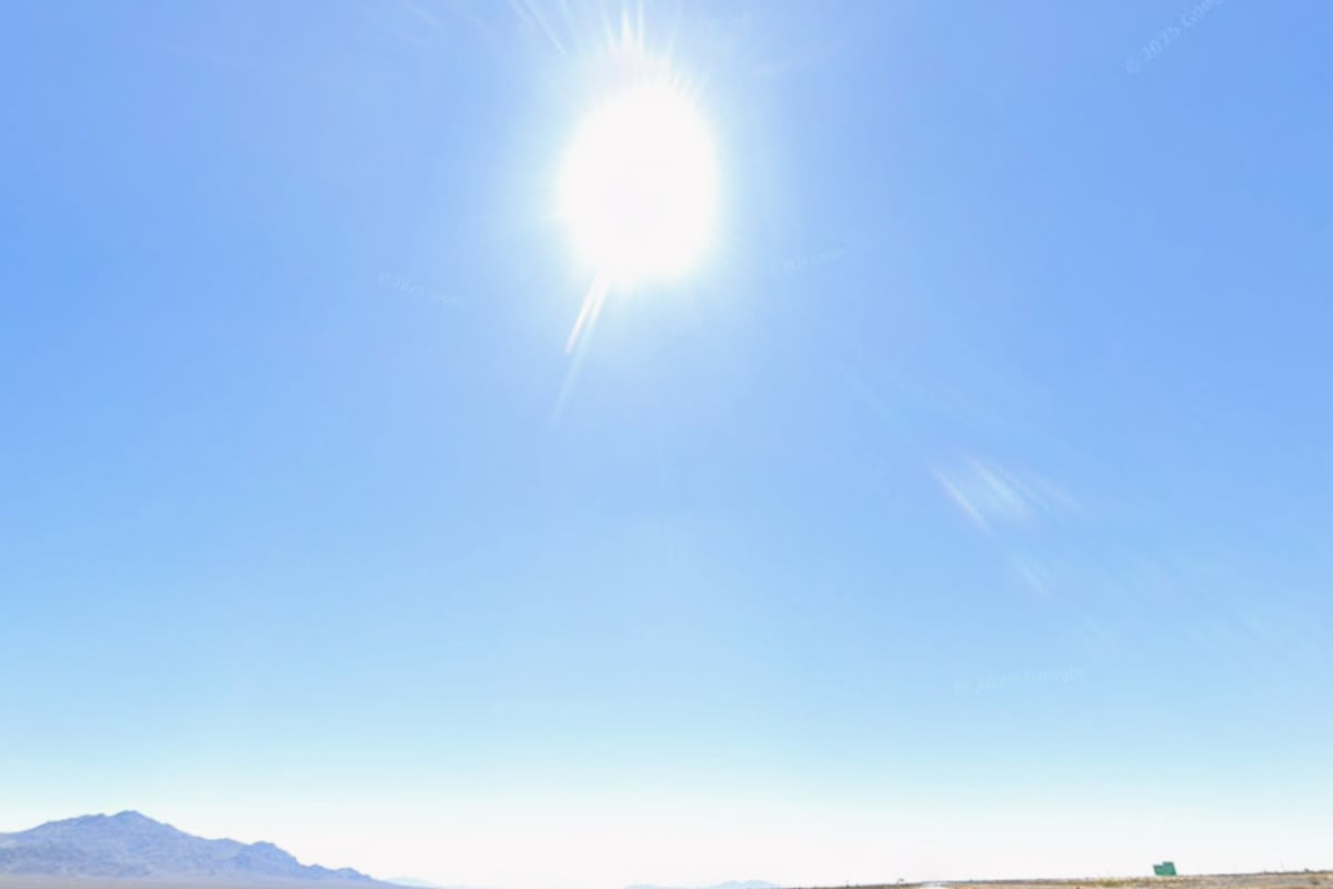 Sin City to Sizzle at 106 Degrees as Winds Whip Into Weekend
