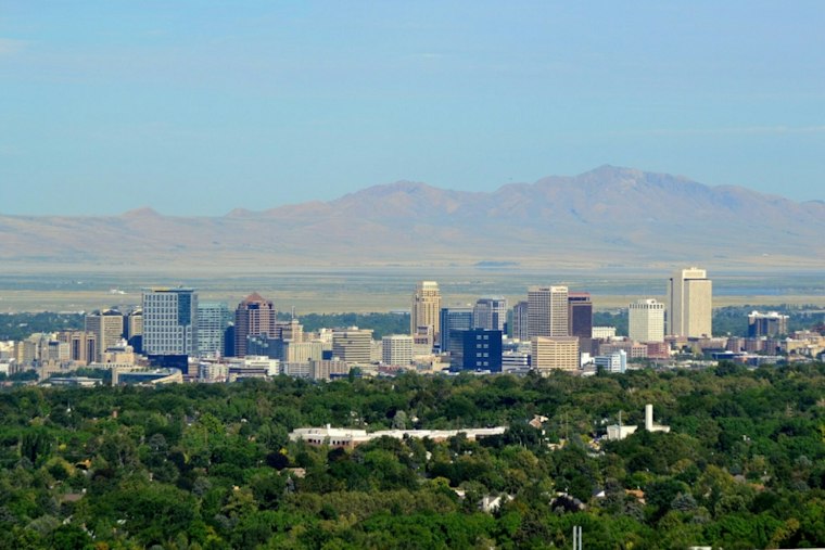 Warm Sunday in Salt Lake City as Early-Week Storm Threat Focuses South and East