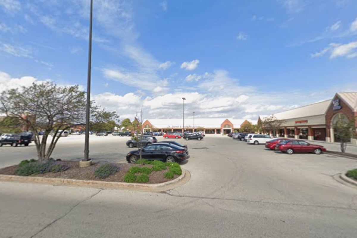 hoodline.com - Jo Marquez - Skokie Village Crossing Sells for $122M | Chicago Retail