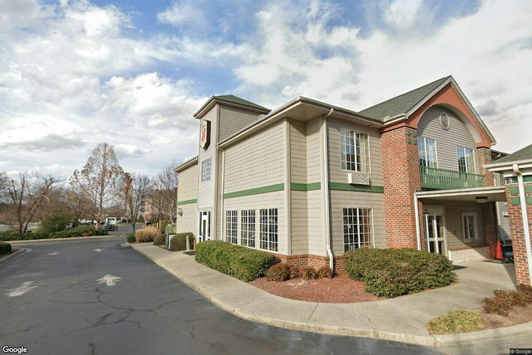 Mother Accused of Leaving Children Alone at Motel During Delivery Run