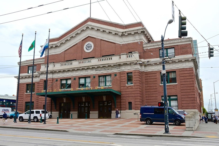 Sound Transit Throws Union Station Rally Before Seahawks-Patriots Super Bowl Rematch