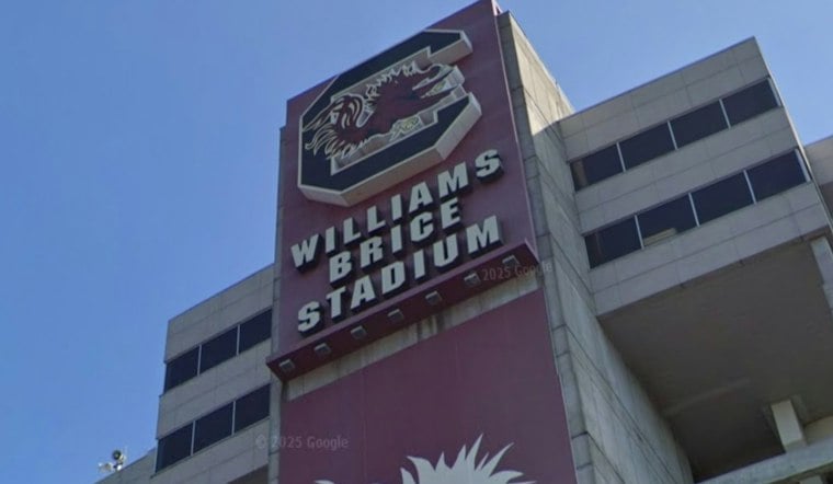 South Carolina Suspends Star Pass Rusher Dylan Stewart After Alabama Sideline Blowup