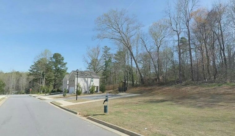 South Fulton Gunfire Reports Lead Police to Man's Body in Wooded Area