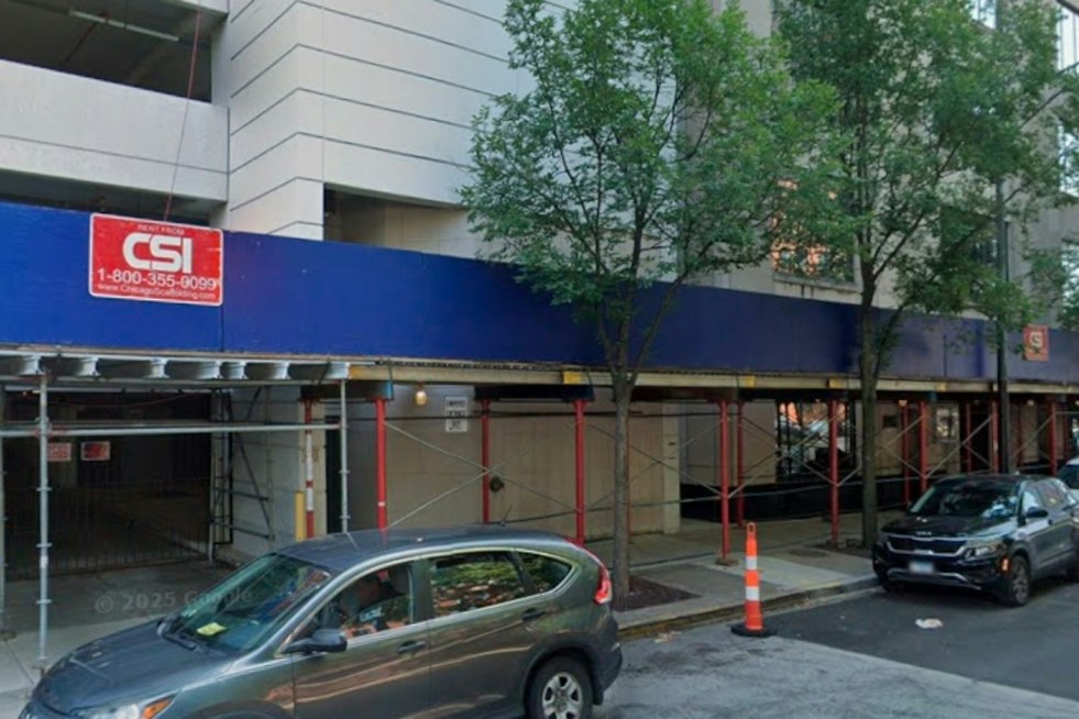South Loop Office Tower Crumbles Into Foreclosure After DCFS Flees Code Violations