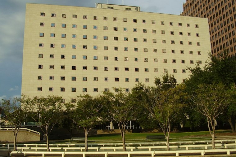 Houston Man Gets 7 Years for Arson That Toppled Medical Center Near I-45