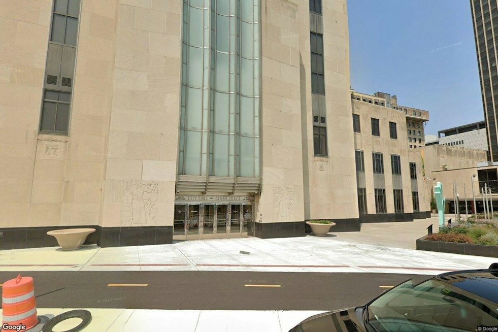 St. Paul Weighs $15 Cigarette Floor, Following Minneapolis's Lead