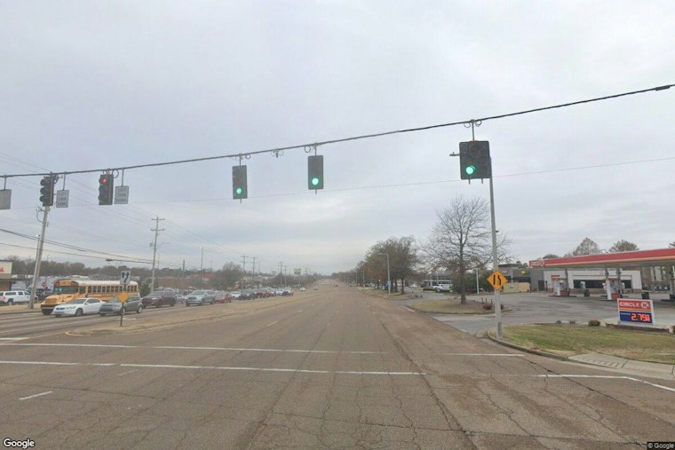 Stage Road Crash in Northeast Memphis Kills One, Leaves Three Hurt