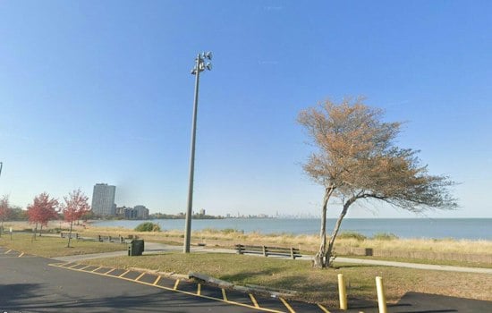 Stay Off The Piers: Wind-Whipped Lake Michigan Kicks Off Chilly Week In Chicago