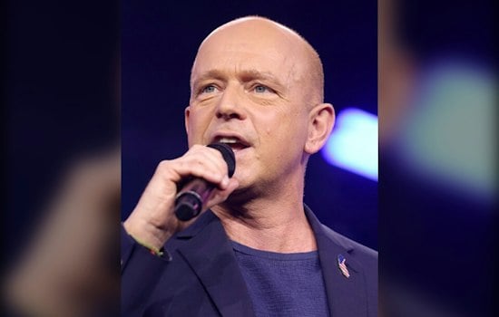 Steve Hilton Confronts Westlake Street Vendors, Vows to Overturn CA Vending Law