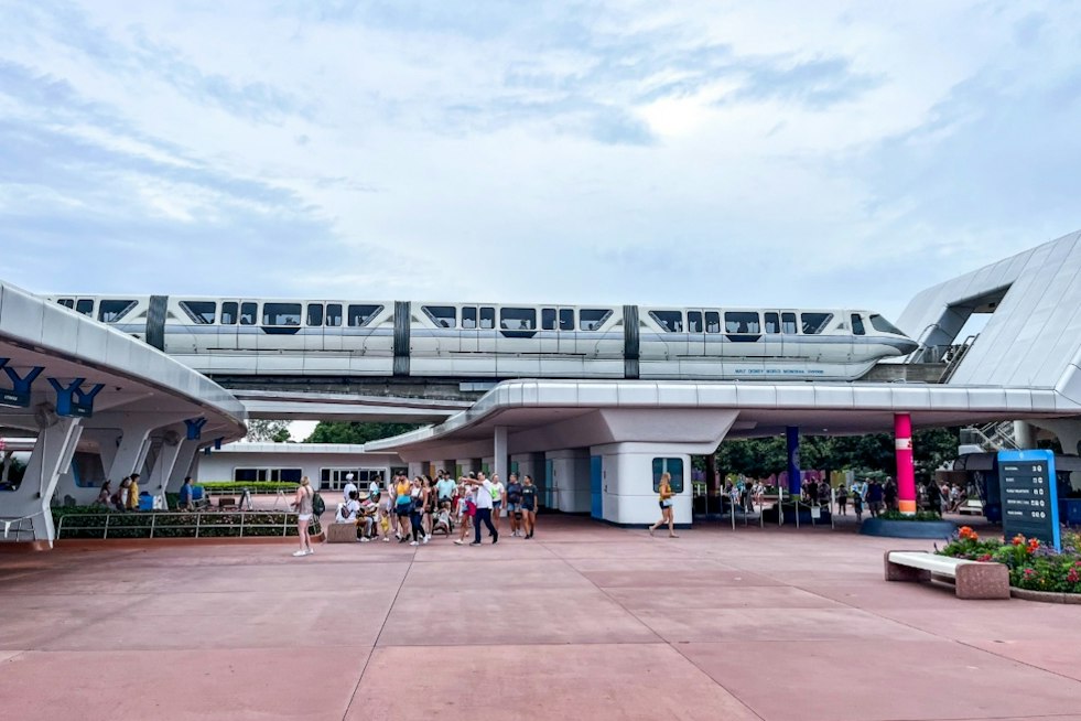 Stormy Weather Traps Disney Monorail Riders 90 Minutes Near EPCOT