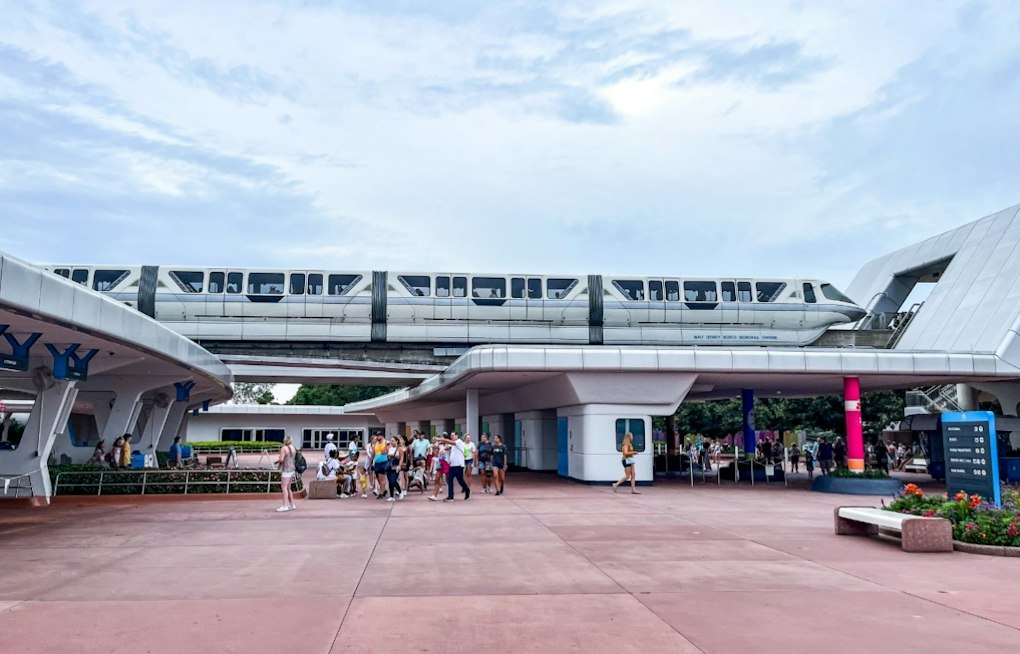 Stormy Weather Traps Disney Monorail Riders 90 Minutes Near EPCOT