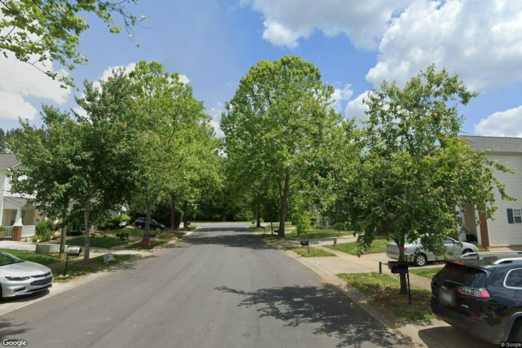 Structure Fire Hits Oasis Lane, Engine 21 on Scene