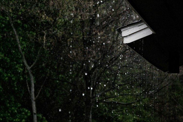 Sunday Showers in Louisville Before Low-to-Mid-90s Heat Arrives Tuesday