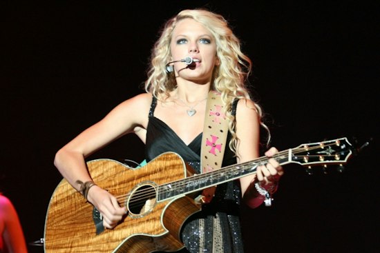 Taylor Swift Fights Vegas Showgirl's Trademark Suit Over Album Title