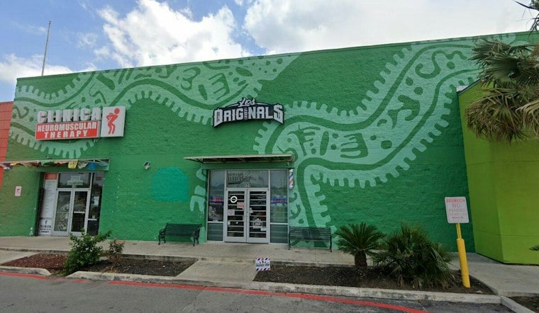 Thief Rams Through Gate, Steals San Antonio's Pizza Papi Food Truck