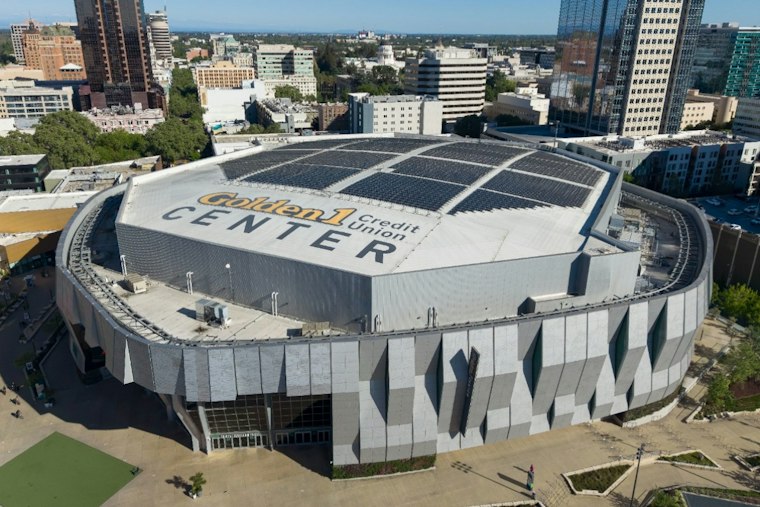 Thomas Rhett Brings Soundtrack To Life Tour To Sacramento's Golden 1 Center