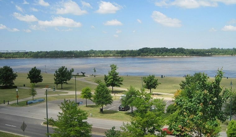 Thousands Fill Memphis's Tom Lee Park for St. Jude Walk, Chase $900K Goal