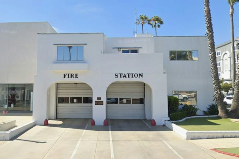 Three Rescued After Boat Sinks Off Oceanside; Dog and Wreck Remain Missing
