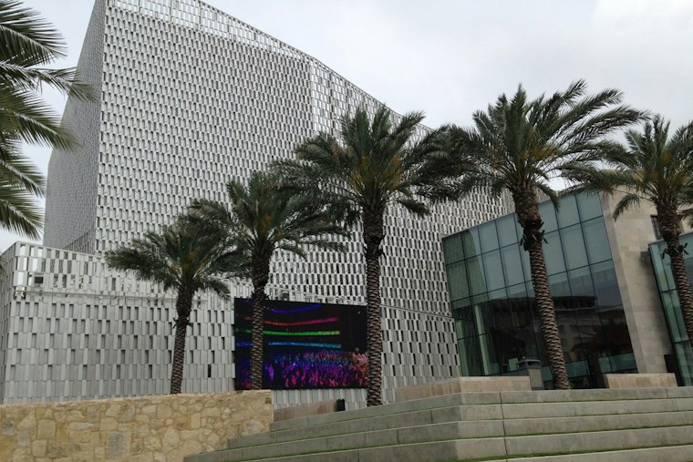 TOSA Presents Strum &amp; Folk at San Antonio's Tobin Center
