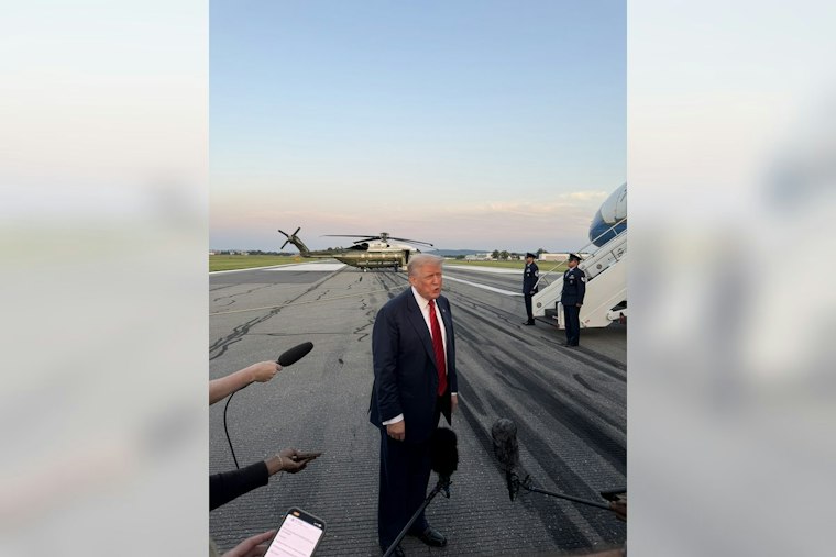 Trump Gave Three Aides $45,000 Cash Gifts and a Fourth $20,000, Ethics Lawyers Cry Foul