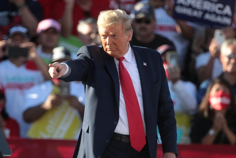 Trump Questions Backing Britain in Falklands Fight, Cites Iran Snub by UK