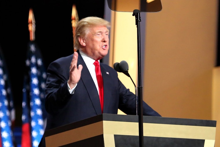 Trump Vows No Golf, 10 Nightly Tele-Townhalls to Save GOP Majority