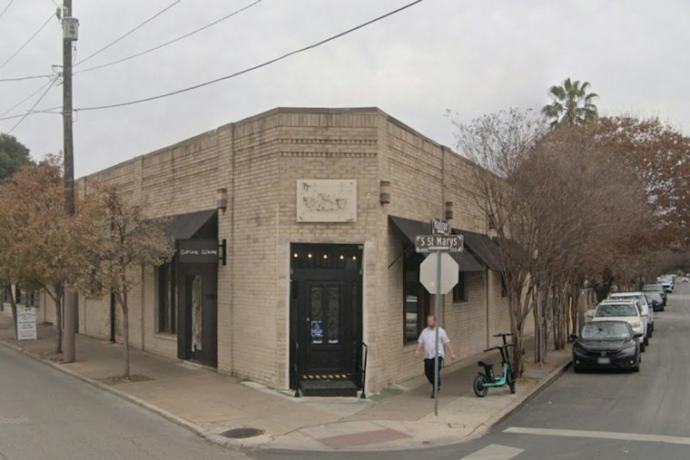 Truth Pizzeria Returns From the Dead Inside Southtown's Gimme Gimme