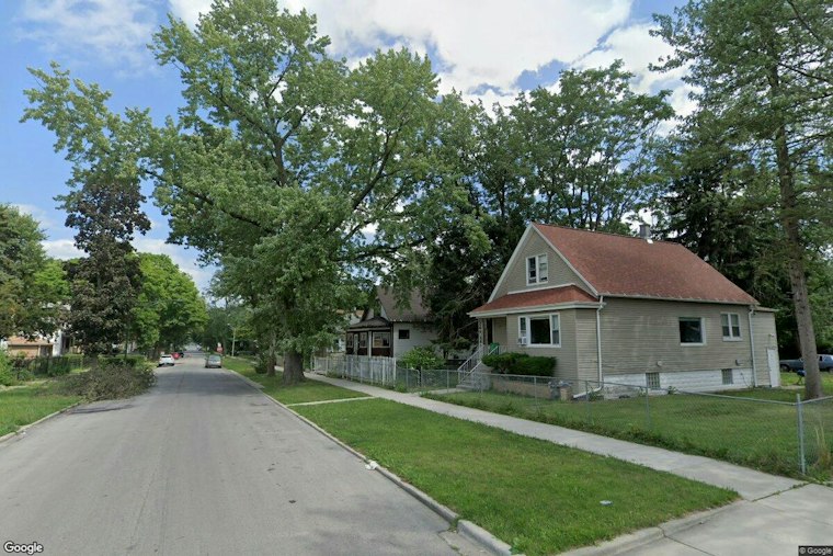 Two Gunmen Shoot 20-Year-Old During West Pullman Home Invasion, Police Say