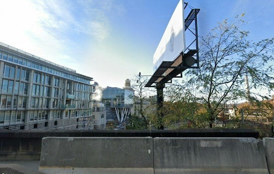 Two Men Parachute Into Pittsburgh Lot Near CMU Construction Site