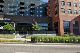 UGA Student Falls Eight Stories From Athens Apartment Window, Lands on Pool Deck