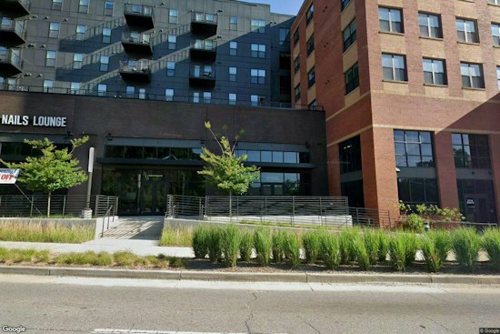 UGA Student Falls Eight Stories From Athens Apartment Window, Lands on Pool Deck