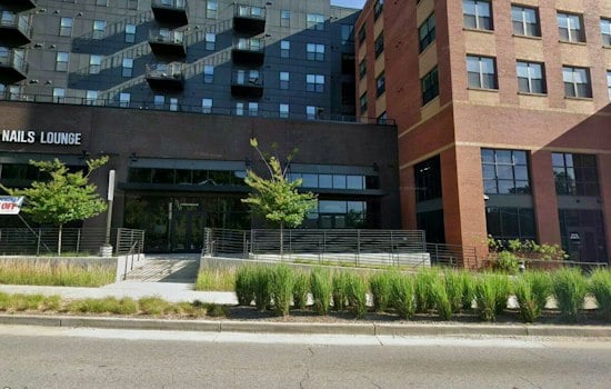 UGA Student Falls Eight Stories From Athens Apartment Window, Lands on Pool Deck