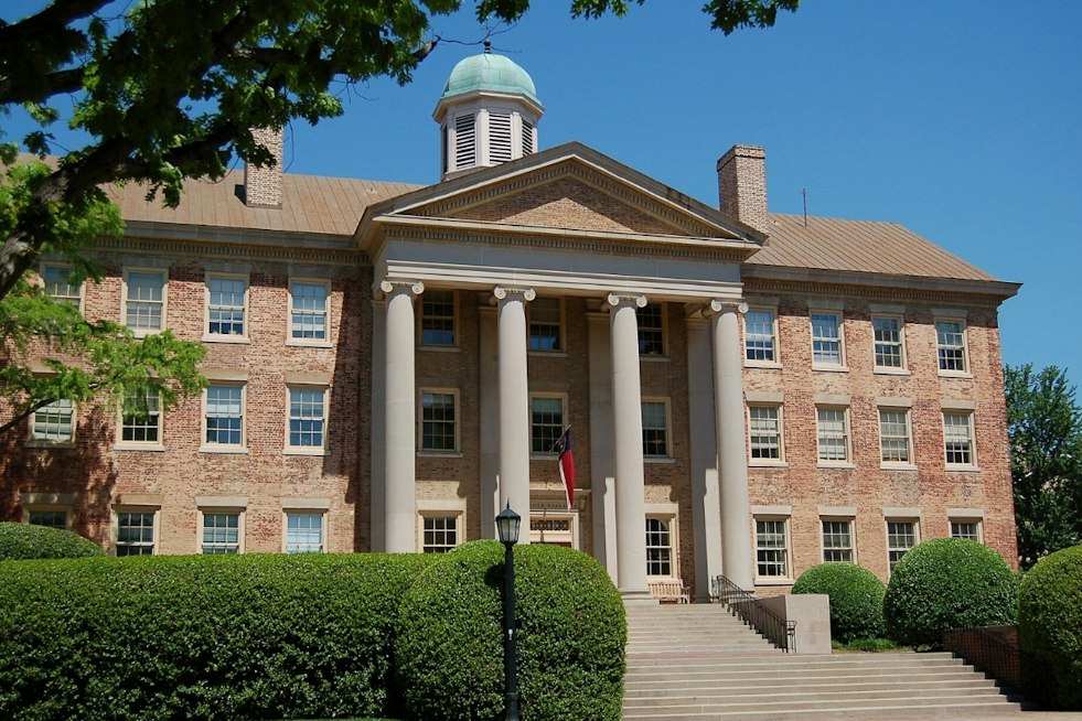 UNC Hires $275K Tech Exec Who Steered $5M to Vendor He Dated