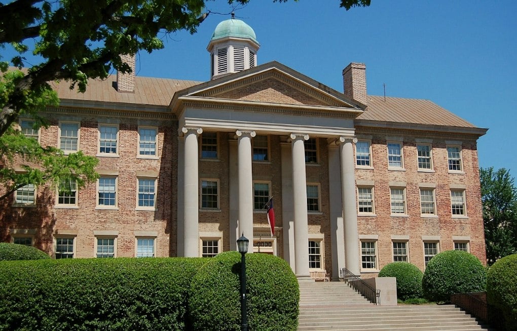 UNC Hires $275K Tech Exec Who Steered $5M to Vendor He Dated