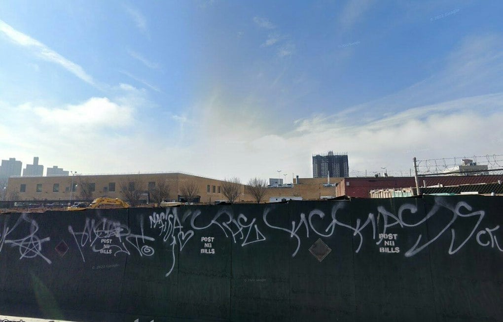 Washington Heights Eyes Eight-Story Charter School for Vacant Broadway Lot