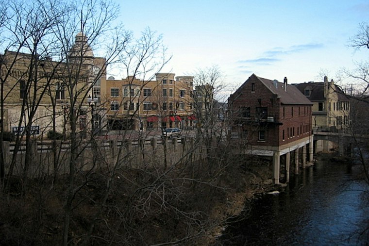 Wauwatosa Village Lets Drinkers Roam Free for Milwaukee County's First Social District