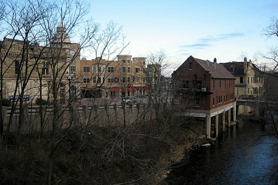 Wauwatosa Village Lets Drinkers Roam Free for Milwaukee County's First Social District