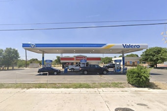 West Side Stabbing Sends Man to Hospital, SAPD Hunts Elmendorf Lake Suspects