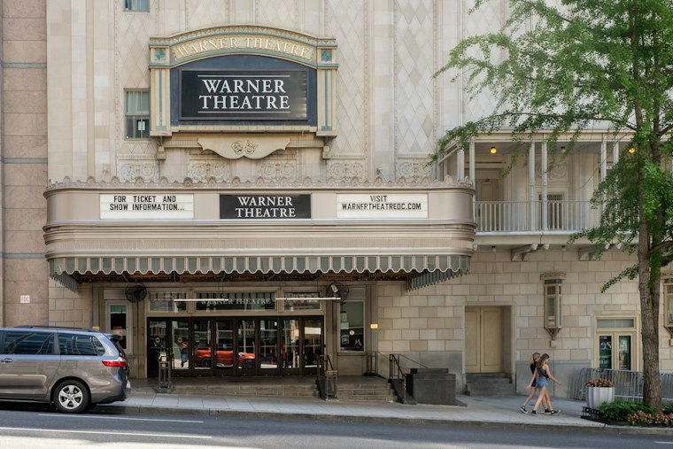 Wheel of Fortune LIVE! Spins Into D.C.'s Warner Theatre With $10,000 Up for Grabs