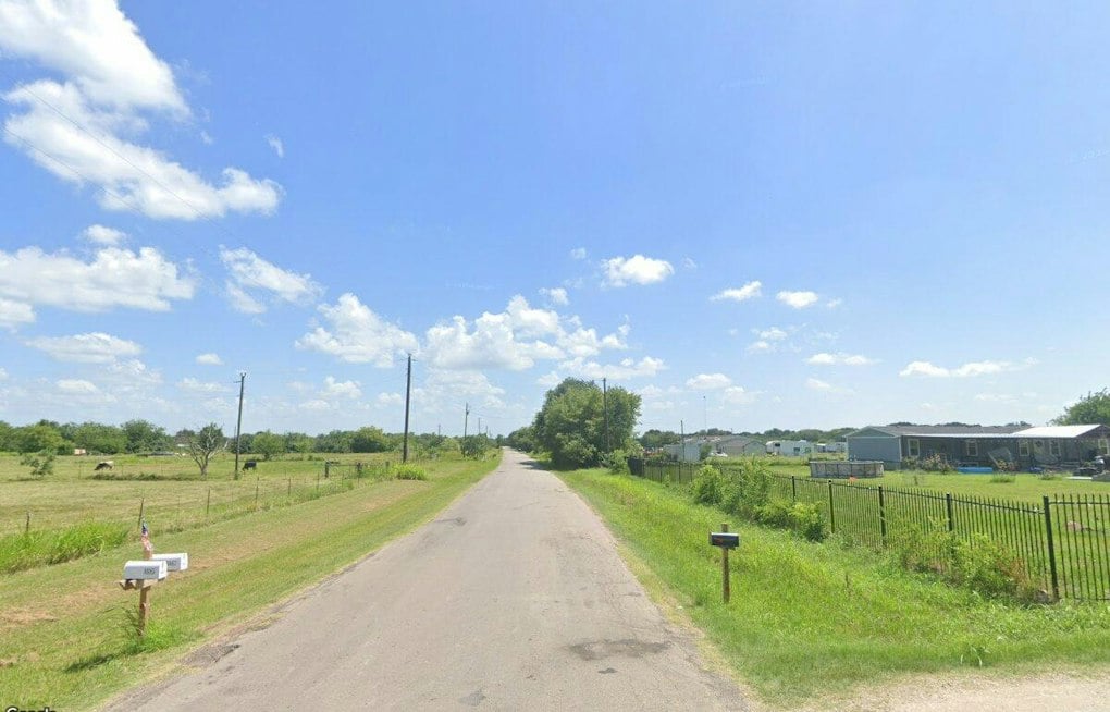 Wills Point Man, 26, Dies After SUV Hits Tree on Hunt County Road