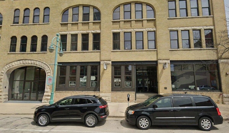 Wisconsin's First bb.q Chicken Fries Up in Third Ward's Old Char'd Space