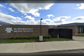 Worthington Mom Finds Daughter, 11, Reading Heartstopper, Sparks Library Fight